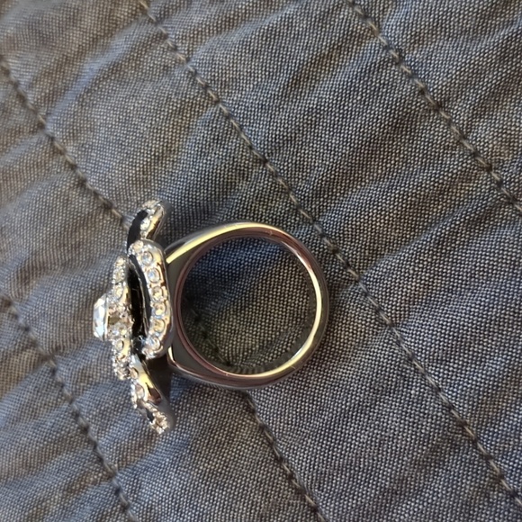 Flower Ring - Picture 2 of 5